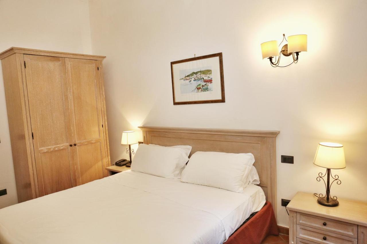 Albergo Filippo II Porto Santo Stefano  Exterior photo
