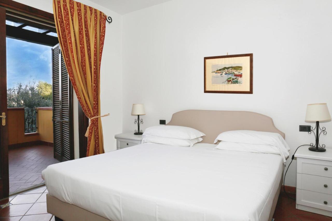 Albergo Filippo II Porto Santo Stefano  Exterior photo